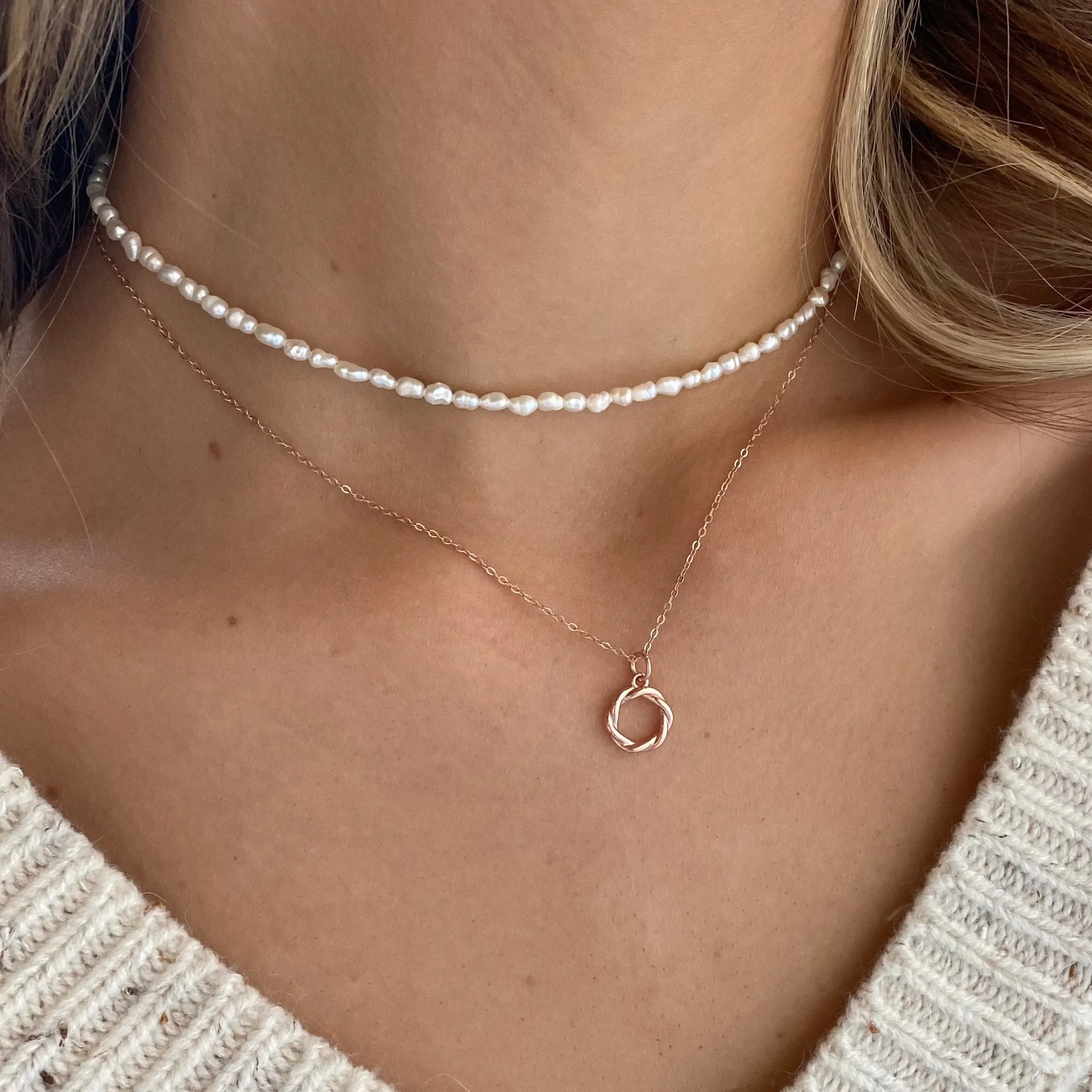 Grace Rope Circle Rose Gold Necklace