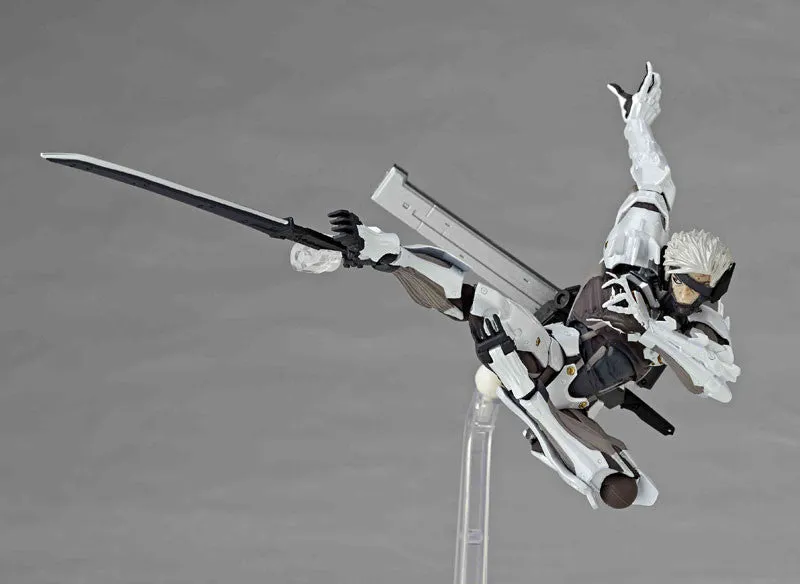 Revoltech Yamaguchi 140EX Raiden White Version from Metal Gear Rising Revengeance Kaiyodo [SOLD OUT]
