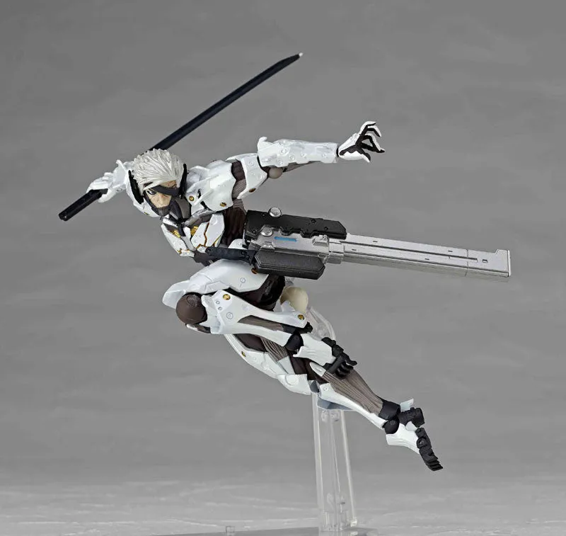 Revoltech Yamaguchi 140EX Raiden White Version from Metal Gear Rising Revengeance Kaiyodo [SOLD OUT]